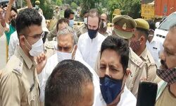 धरना दे रहे विधायक को पुलिस ने किया गिरफ्तार