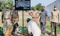 माफिया अतीक अहमद के गुर्गो पर चला पुलिस का हंटर-संपत्ति जप्त माफिया अतीक अहमद के गुर्गो पर चला पुलिस का हंटर-संपत्ति जप्त