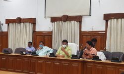 मंत्री ने अफसरों संग की बैठक- अपनाये जीरो करप्शन की नीति