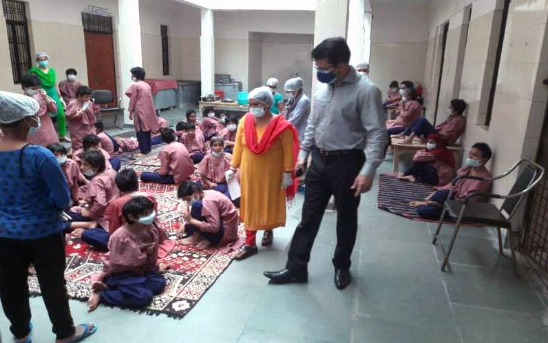 आश्रय गृह का किया निरीक्षण- व्यवस्था मिली खराब बालिकाओं से की बातचीत आश्रय गृह का किया निरीक्षण- व्यवस्था मिली खराब बालिकाओं से की बातचीत