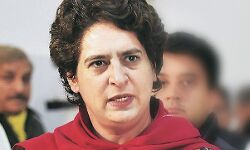 आपदा में देश-आर्थिक संकट में लोग-सरकार कर रही लूट मचाई आपदा में देश-आर्थिक संकट में लोग-सरकार कर रही लूट मचाई