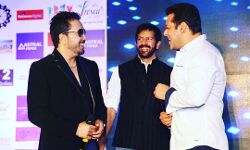 जन्मदिन विशेष- जब राखी सावंत को पकड़कर किया था जबरदस्त किस