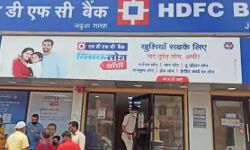 HDFC बैंक में दिनदहाड़े करोड़ों की लूट-बोरी में भरकर ले गए नोट