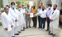 सपाइयों ने CM के नाम DM को सौंपा ज्ञापन सपाइयों ने CM के नाम DM को सौंपा ज्ञापन