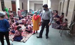 आश्रय गृह का किया निरीक्षण- व्यवस्था मिली खराब बालिकाओं से की बातचीत आश्रय गृह का किया निरीक्षण- व्यवस्था मिली खराब बालिकाओं से की बातचीत