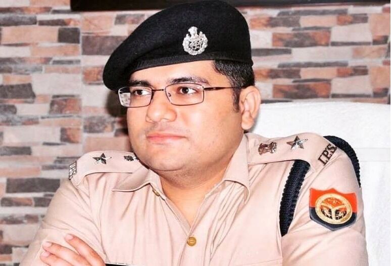 प्रतापगढ़ पुलिस ने किये तीन वांछित अपराधी अरेस्ट