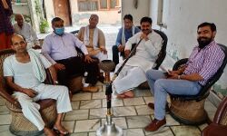 कोरोना को मात देकर लौटे किसान नेता-सुभाष चौहान ने पूछा स्वास्थ्य का हाल कोरोना को मात देकर लौटे किसान नेता-सुभाष चौहान ने पूछा स्वास्थ्य का हाल