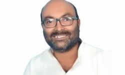 सपा-BJP पर बरसे लल्लू- बोले- बारी-बारी से किया जनादेश का अपमान सपा-BJP पर बरसे लल्लू- बोले- बारी-बारी से किया जनादेश का अपमान