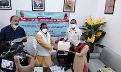 मंत्री की अपील- अपने बच्चों को पढ़ाएं, मजदूरी ना कराएं मंत्री की अपील- अपने बच्चों को पढ़ाएं, मजदूरी ना कराएं