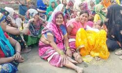 घर के बाहर सो रहे ग्रामीण की गोली मारकर हत्या-बदमाश फरार घर के बाहर सो रहे ग्रामीण की गोली मारकर हत्या-बदमाश फरार