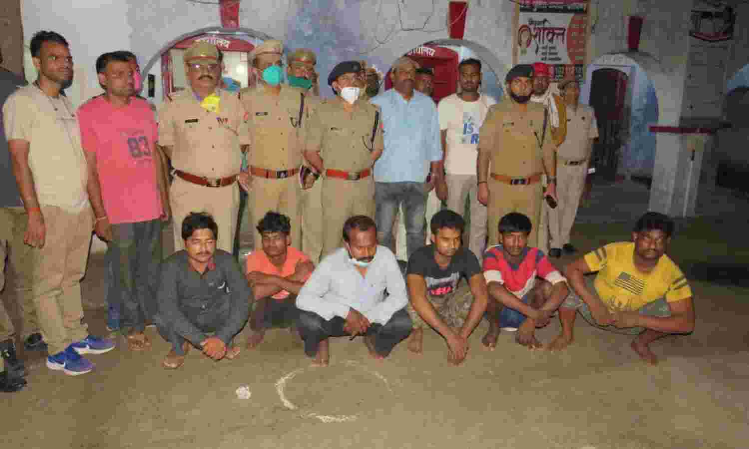 तमंचा बनाने की फैक्ट्री का भंडाफोड़-आधा दर्जन तस्कर गिरफ्तार