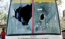 शराबियों ने रोडवेज चालक को धुना- बस के शीशे भी तोड़े शराबियों ने रोडवेज चालक को धुना- बस के शीशे भी तोड़े