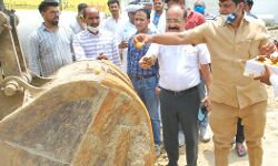 मनीष चौधरी के प्रयास के बाद रामपुरी में नाले का निर्माण कार्य हुआ शुरू मनीष चौधरी के प्रयास के बाद रामपुरी में नाले का निर्माण कार्य हुआ शुरू
