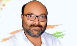 लल्लू ने कसा BJP पर तंज- दाल में कुछ काला है- चंदे का किया बंदरबाँट लल्लू ने कसा BJP पर तंज- दाल में कुछ काला है- चंदे का किया बंदरबाँट