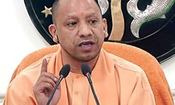 वायरस कमजोर पडा मगर समाप्त नही-थोडी सी लापरवाही पड सकती है भारी वायरस कमजोर पडा मगर समाप्त नही-थोडी सी लापरवाही पड सकती है भारी