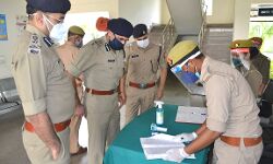 ADG ने शामली का किया निरीक्षण- मफरूर अपराधियों की गिरफ्तारी पर दिया जोर ADG ने शामली का किया निरीक्षण- मफरूर अपराधियों की गिरफ्तारी पर दिया जोर