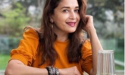 माधुरी दीक्षित ने योग को जिदंगी का हिस्सा बनाने के लिये लोगों को प्रेरित किया