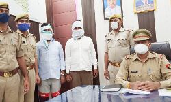 नेताजी की करतूत- झेलनी पड़ी भतीजे और पुत्र को