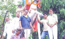 मनीष चौधरी की मांग- पार्क का हो पुननिर्माण- मनाया झाँसी रानी का बलिदान दिवस