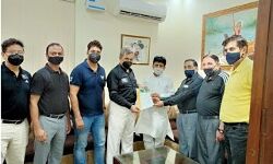 हमलों से चिकित्सकों में आया उबाल- किया शांतिपूर्ण तरीके से प्रदर्शन हमलों से चिकित्सकों में आया उबाल- किया शांतिपूर्ण तरीके से प्रदर्शन