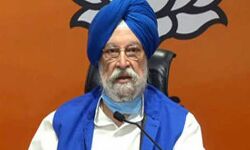 सरकार कोरोना टीकों को बेच रही है ऊंचे दामों में- BJP सरकार कोरोना टीकों को बेच रही है ऊंचे दामों में- BJP