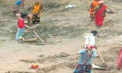 मजदूरों की बल्ले बल्ले- अप्रैल माह से बढी न्यूनतम मजदूरी- भुगतान के निर्देश मजदूरों की बल्ले बल्ले- अप्रैल माह से बढी न्यूनतम मजदूरी- भुगतान के निर्देश