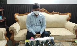 शुरू हुआ शीत युद्ध-सचिव ने लगाये आरोप-CEO बोले बेबुनियाद