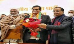 अटकलों पर लगा विराम- PM के करीबी एके शर्मा का संगठन में समायोजन अटकलों पर लगा विराम- PM के करीबी एके शर्मा का संगठन में समायोजन