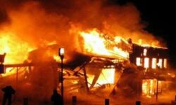 केमिकल फैक्ट्री में लगी भीषण आग- तीन मजदूर गंभीर रूप से झुलसे केमिकल फैक्ट्री में लगी भीषण आग- तीन मजदूर गंभीर रूप से झुलसे