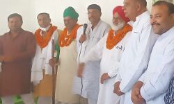 रालोद का कुनबा बढ़ा-प्रमुख प्रत्याशी समेत कई ने हैंडपंप से निकाला पानी