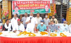 सपा ने शुरू किया वोटर जागरूकता अभियान-लगाया शिविर सपा ने शुरू किया वोटर जागरूकता अभियान-लगाया शिविर