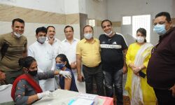 मंत्री कपिल देव अग्रवाल ने किया वैक्सीनेशन क्लस्टर अभियान का शुभारंभ