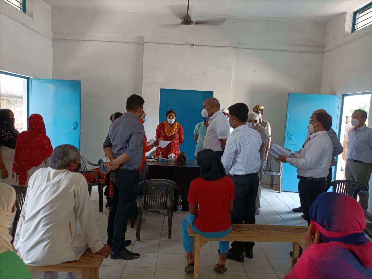 मण्डलायुक्त ने किया वैक्सीनेशन स्थलों का निरीक्षण मण्डलायुक्त ने किया वैक्सीनेशन स्थलों का निरीक्षण