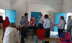 मण्डलायुक्त ने किया वैक्सीनेशन स्थलों का निरीक्षण