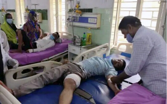 नहीं लगाया था मास्क-बैंक में पहुंचा युवक-गार्ड ने ग्राहक को मारी गोली