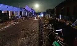 भीषण तूफान से 4 गांव तबाह- करीब 150 लोग घायल भीषण तूफान से 4 गांव तबाह- करीब 150 लोग घायल