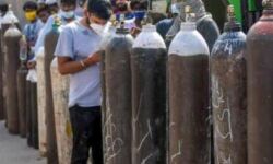 ऑक्सीजन की आपाधापी-केजरीवाल ने मांगी थी जरूरत से 4 गुना ऑक्सीजन ऑक्सीजन की आपाधापी-केजरीवाल ने मांगी थी जरूरत से 4 गुना ऑक्सीजन