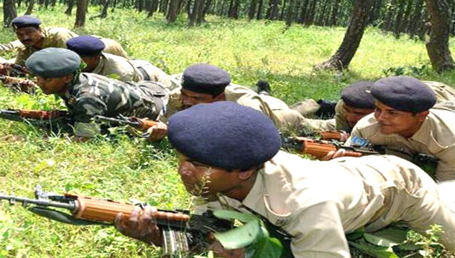 हुई मुठभेड़- चली गोलियां- जंगल का फायदा उठाकर गए भाग- तलाश में जुटी पुलिस