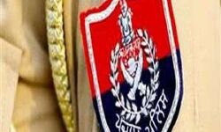 CM का विशेष अधिकारी बन-कैदियों के मुलाकातियों के लिए मांगा VIP ट्रीटमेंट CM का विशेष अधिकारी बन-कैदियों के मुलाकातियों के लिए मांगा VIP ट्रीटमेंट