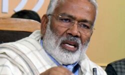 लोकतांत्रिक मूल्यों की दुहाई न दे अखिलेश तो बेहतर-स्वतंत्र देव लोकतांत्रिक मूल्यों की दुहाई न दे अखिलेश तो बेहतर-स्वतंत्र देव