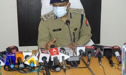 कपड़ा कारोबारी के घर पड़ी डकैती का खुलासा- हत्यारोपी अरेस्ट कपड़ा कारोबारी के घर पड़ी डकैती का खुलासा- हत्यारोपी अरेस्ट