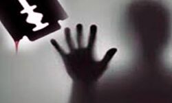 छात्रा पर ब्लेड से कई वार कर आरोपी फरार