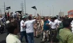 किसान आंदोलन-किसानों की भाजपाइयों से भिडंत-तोड़फोड़-हंगामा, पथराव किसान आंदोलन-किसानों की भाजपाइयों से भिडंत-तोड़फोड़-हंगामा, पथराव