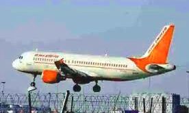 खराब मौसम के कारण दिल्ली आ रही पाँच उड़ानों को दूसरे शहरों में उतारा गया