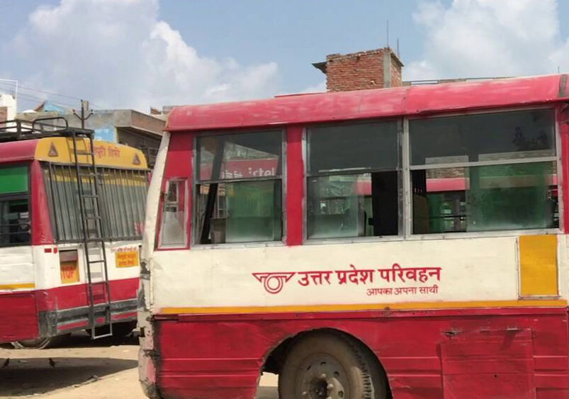 बस अड्डे पर चालकों का बस चलाने से इंकार संचालन ठप-या़त्री परेशान बस अड्डे पर चालकों का बस चलाने से इंकार संचालन ठप-या़त्री परेशान