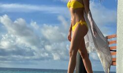 अभिनेत्री कियारा का पीली बिकिनी में फोटो देख यूजर्स का मचला मन अभिनेत्री कियारा का पीली बिकिनी में फोटो देख यूजर्स का मचला मन