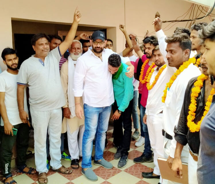कांग्रेस को मिली अपार खुशी-अनेक युवा कांग्रेसी जुड़े-बेरोजगारी पर आंदोलन कांग्रेस को मिली अपार खुशी-अनेक युवा कांग्रेसी जुड़े-बेरोजगारी पर आंदोलन