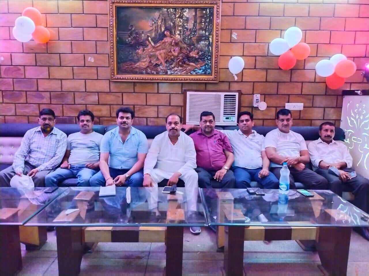 विपुल भटनागर संग सभासदों की मीटिंग- विकास के एजेंडे के हैं साथ विपुल भटनागर संग सभासदों की मीटिंग- विकास के एजेंडे के हैं साथ