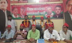 हुई सपा के कुनबे में बढ़ोतरी-कई युवा हुए पार्टी में शामिल हुई सपा के कुनबे में बढ़ोतरी-कई युवा हुए पार्टी में शामिल