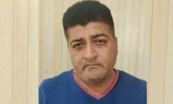 आदित्य बनकर होटल मालकिन से दोस्ती-आरिफ ने ब्लैकमेल कर किया रेप आदित्य बनकर होटल मालकिन से दोस्ती-आरिफ ने ब्लैकमेल कर किया रेप